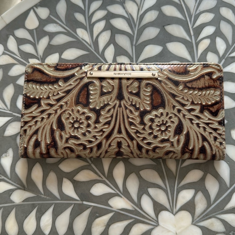 Brahmin wallet